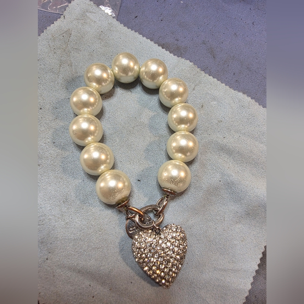 Chico’s Chunky Pearl Bracelet With Sparkling Heart Charm